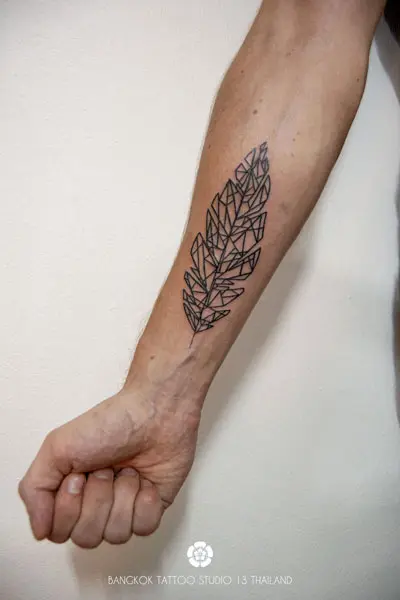 geometric-tattoo-leaf
