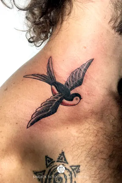 old-school-tattoo-bird-swallow