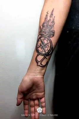 blackwork-tattoo-compass-boat-anchor