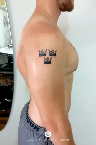 blackwork-tattoo-sweden-three-crowns