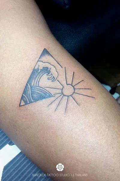 black-ink-tattoo-triangle-wave-sun