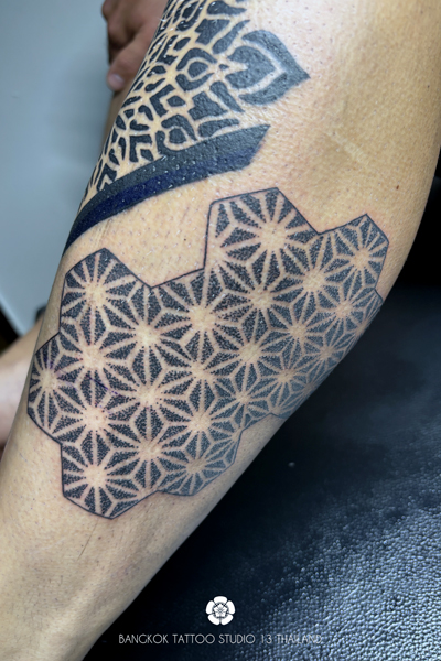 dotwork-patterns-geometric-tattoo-bangkok