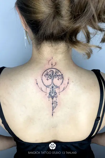 fine-line-tattoo-tree-of-life-back-woman