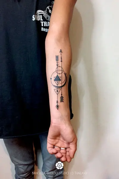 geometric-tattoo-arrows-triangle-circle