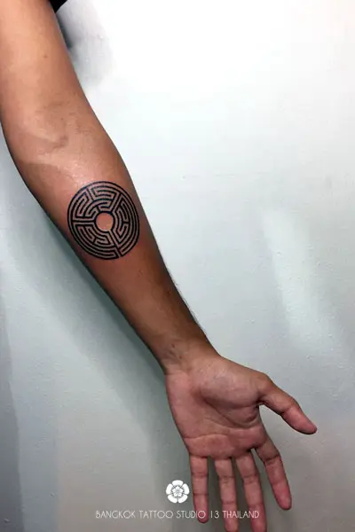 geometric-tattoo-circular-labyrinth