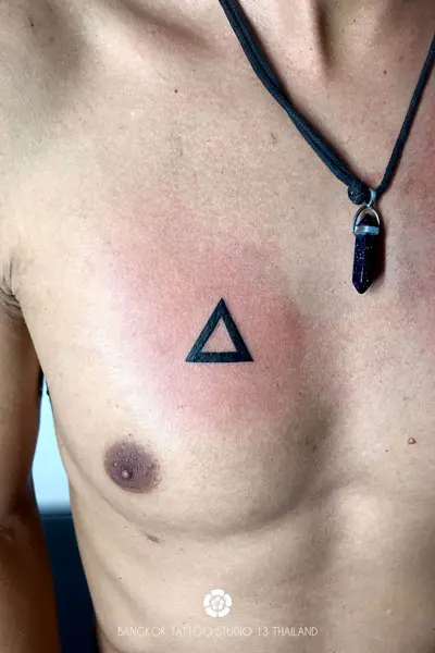 geometric-tattoo-triangle