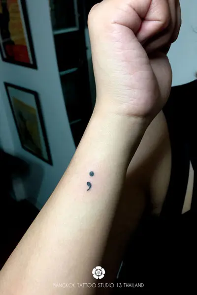 minimalist-tattoo-semicolon-wrist