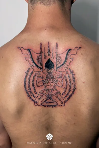 sak-yant-muay-thai-fighter-nai-khanom-tom-tattoo-thailand