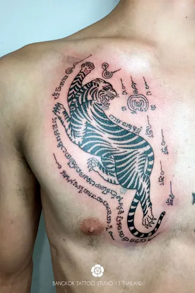 sak-yant-tiger-looking-backward-tattoo
