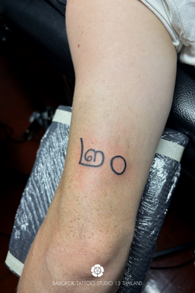 thai-number-tattoo-word-lettering-women