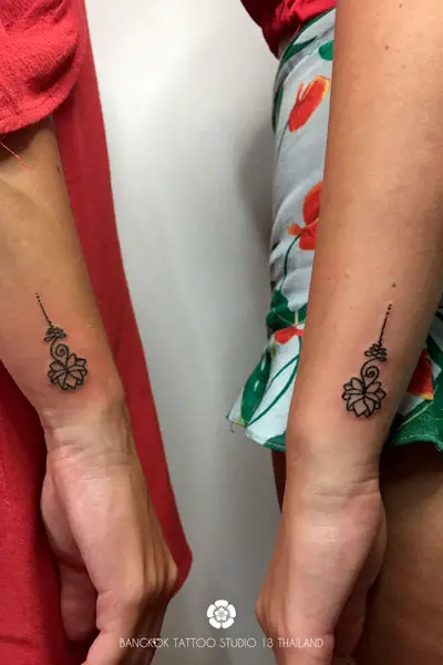 umalone-tattoo-lotus-2-women